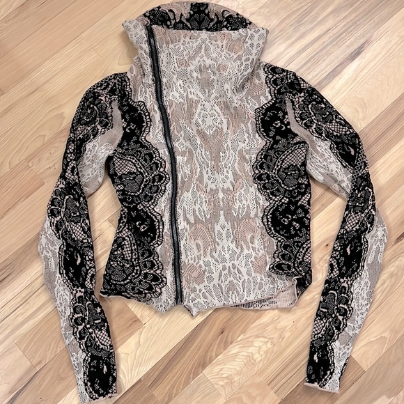 BCBGMaxAzria Sweaters - BCBGMAXAZRIA Cardigan Pink Black XS